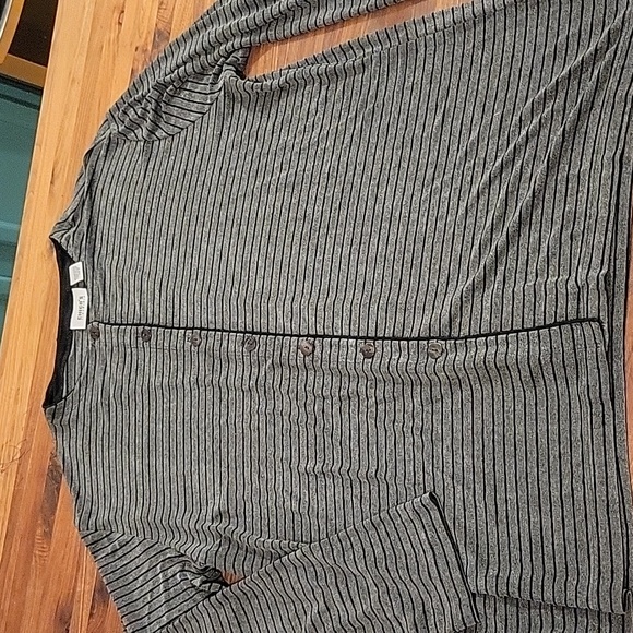 CHICO'S TRAVELERS CARDIGAN - Picture 4 of 9